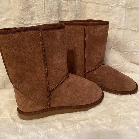 Classic Style Chocolate Brown Suede Boots. Size 7.5 No brand name - Picture 10 of 12